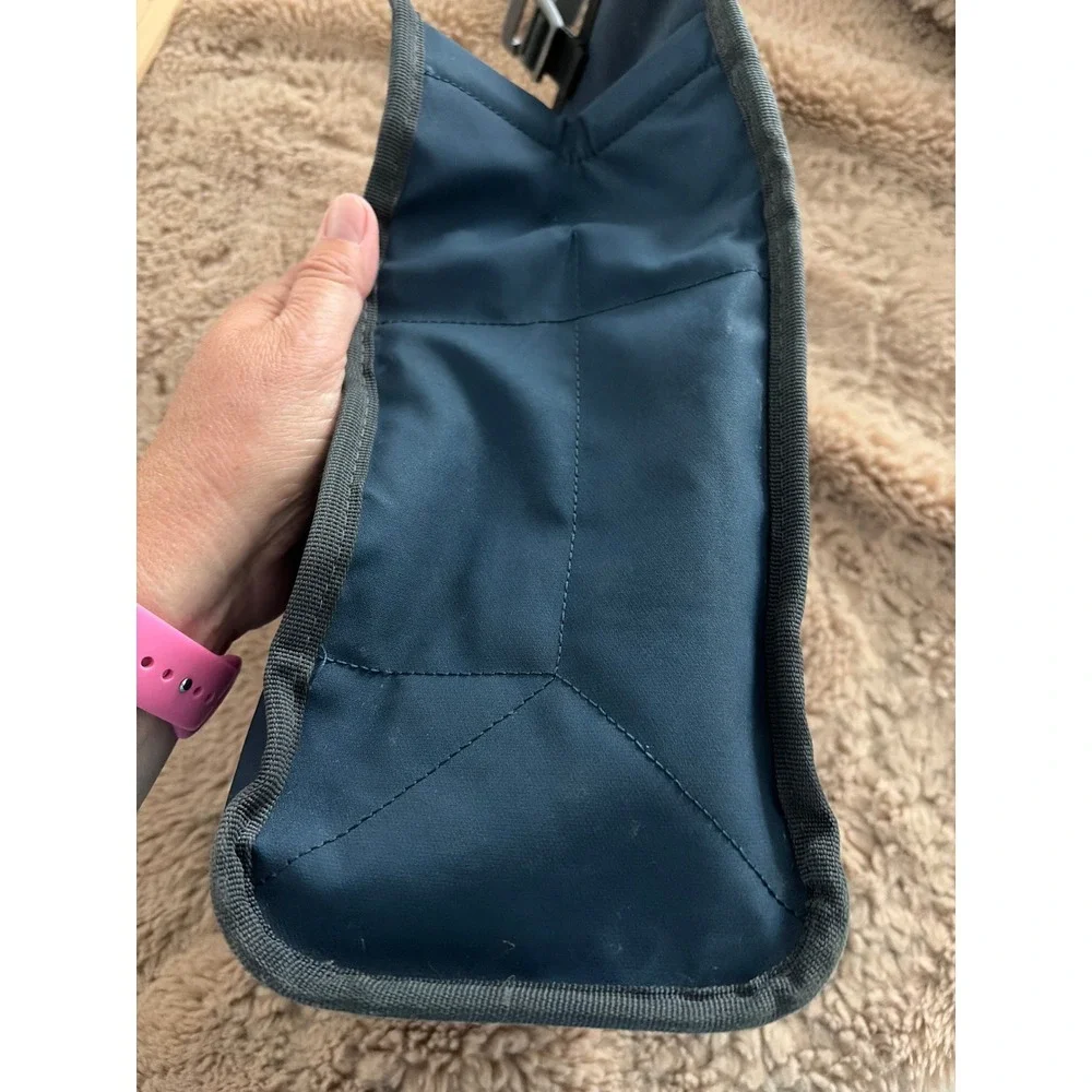 YETI Daytrip Lunch Bag Navy Blue Foldable Insulated Lunch Box Cooler